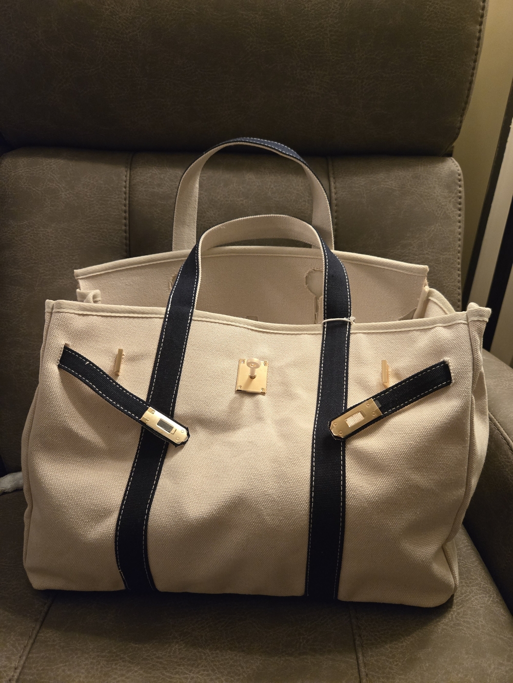 BNWT Elove Canvas 'Boatkin' Tote Bag with Navy Trim and Gold Hardware